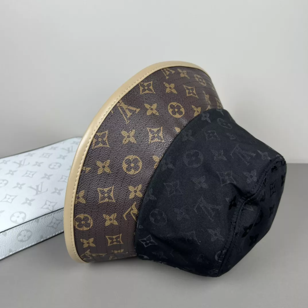 WellDesigned 2583 Louis Vuitton LV Caps