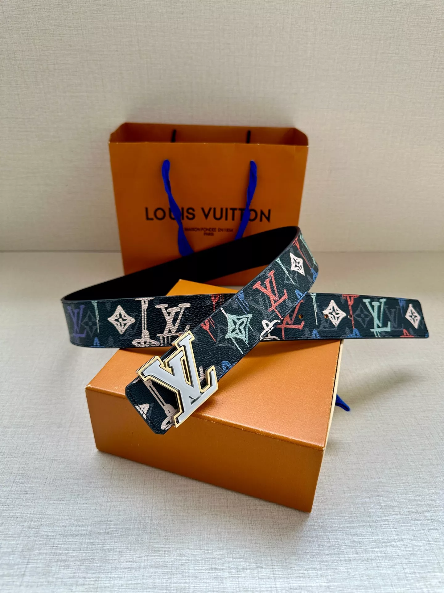WellDesigned 2606 Louis Vuitton AAA Quality Belts In 4.0cm For Men