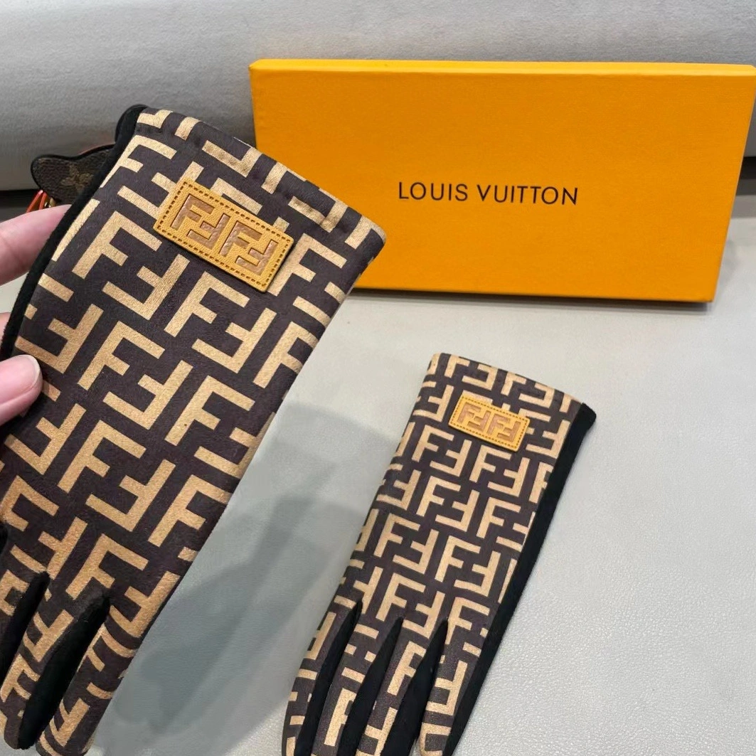 WellDesigned 2706 Fendi Gloves