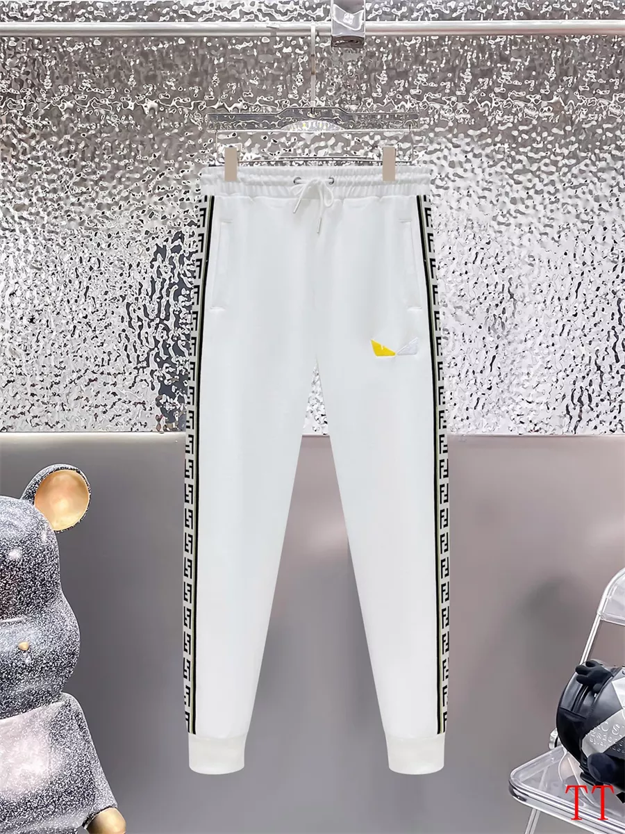 WellDesigned 2747 Fendi Tracksuits Long Sleeved For Men
