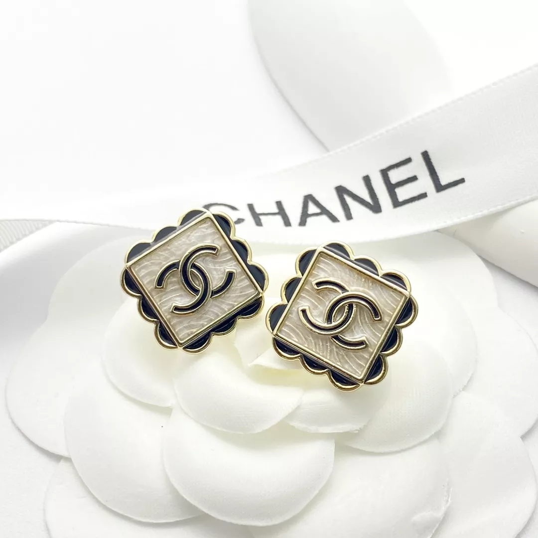 WellDesigned 2952 Chanel Earrings For Women
