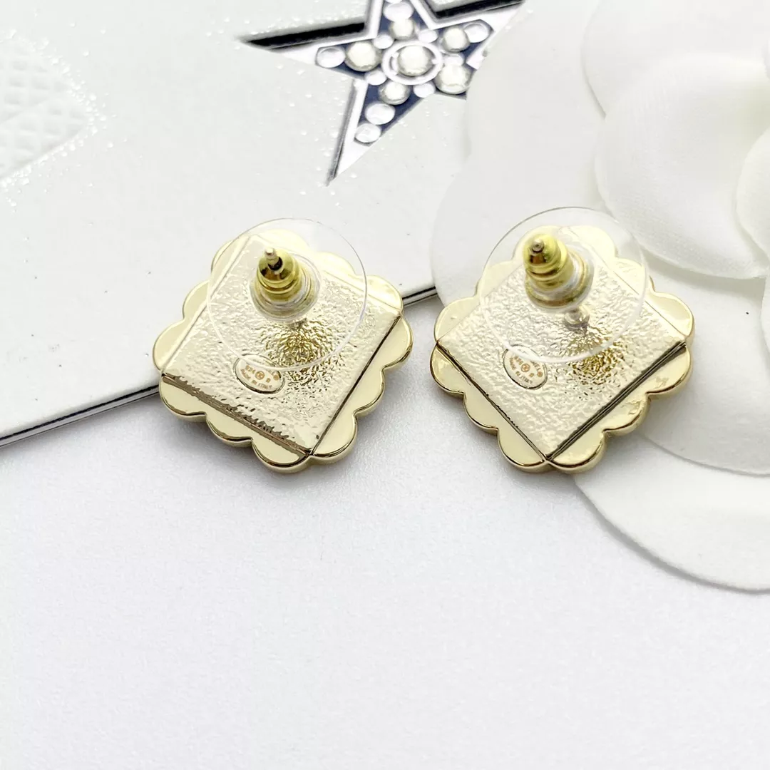 WellDesigned 2952 Chanel Earrings For Women