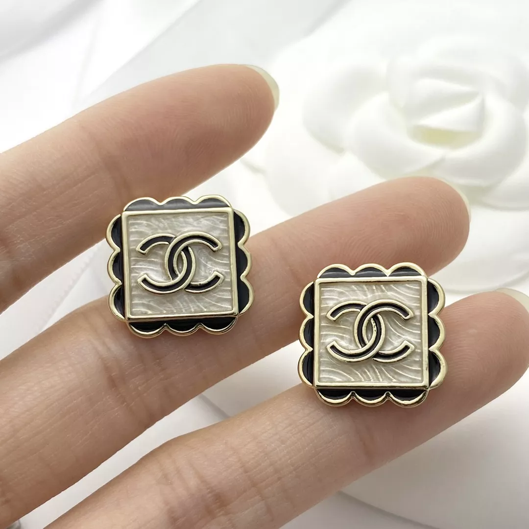 WellDesigned 2952 Chanel Earrings For Women