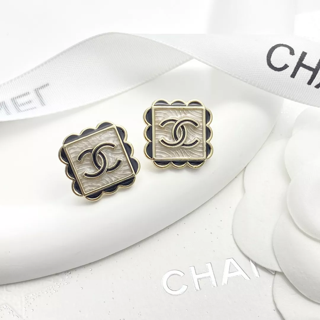 WellDesigned 2952 Chanel Earrings For Women
