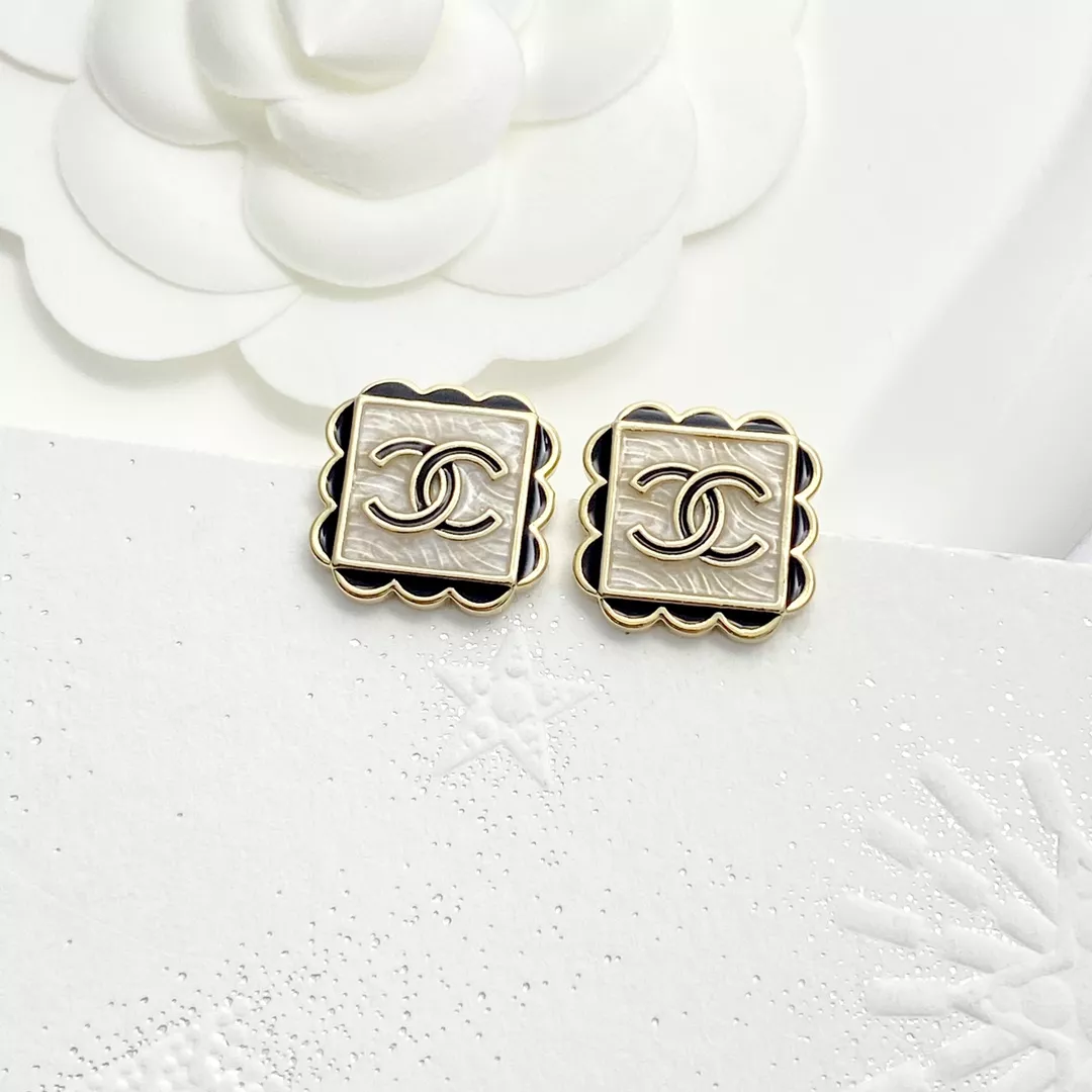 WellDesigned 2952 Chanel Earrings For Women