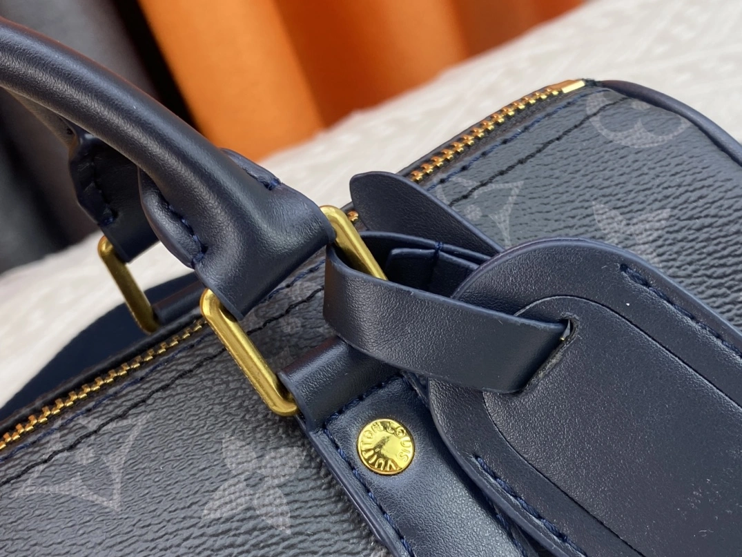 WellDesigned 3032 Louis Vuitton AAA Quality Handbags For Women