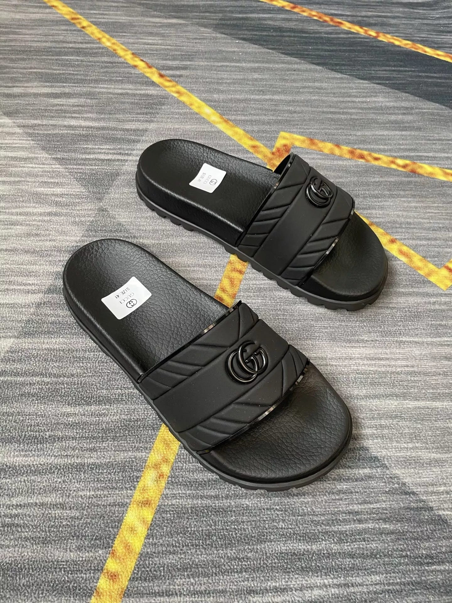 WellDesigned 3152 Gucci Slippers For Men