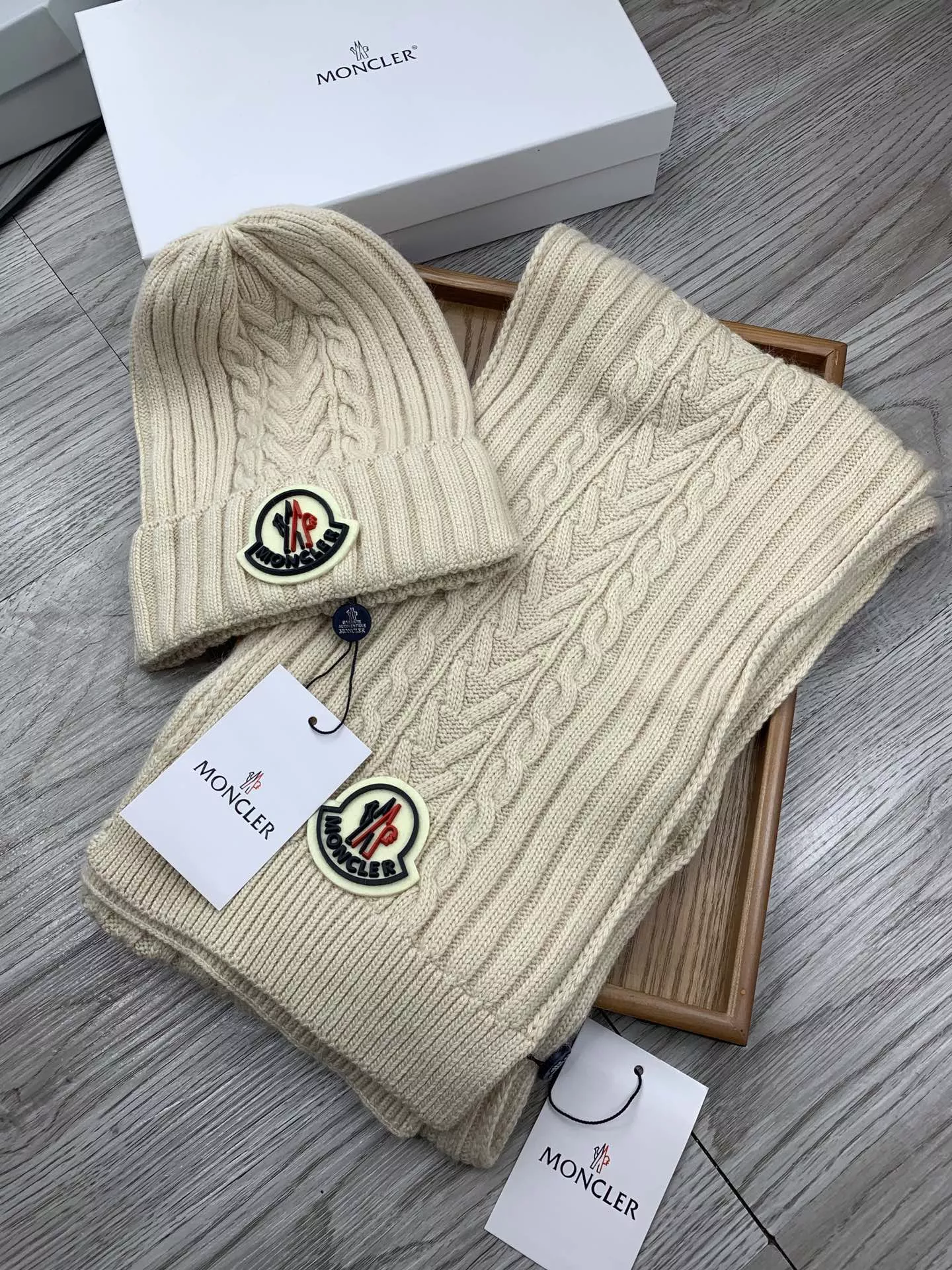 WellDesigned 3298 Moncler Hat and Scarf Set