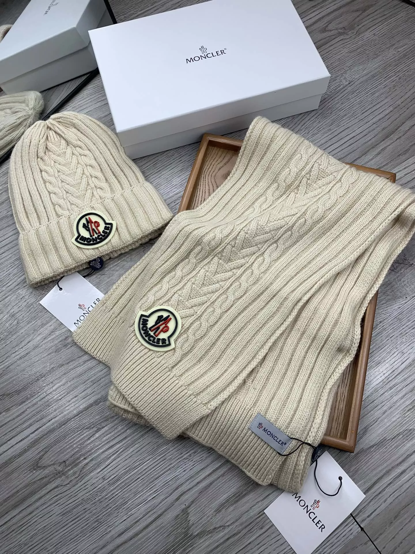 WellDesigned 3298 Moncler Hat and Scarf Set