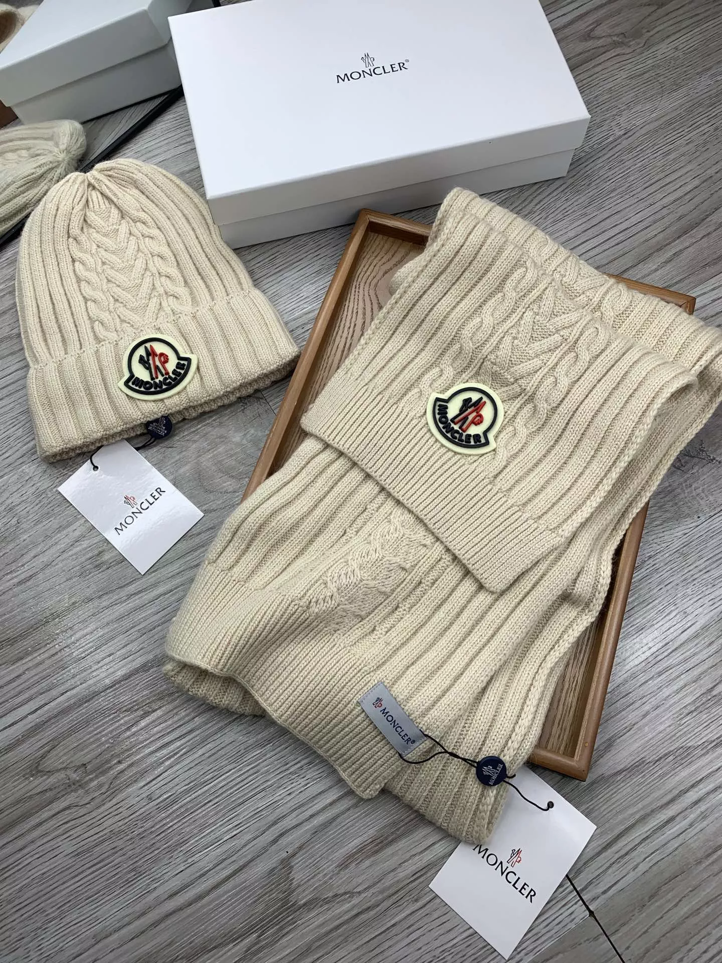 WellDesigned 3298 Moncler Hat and Scarf Set