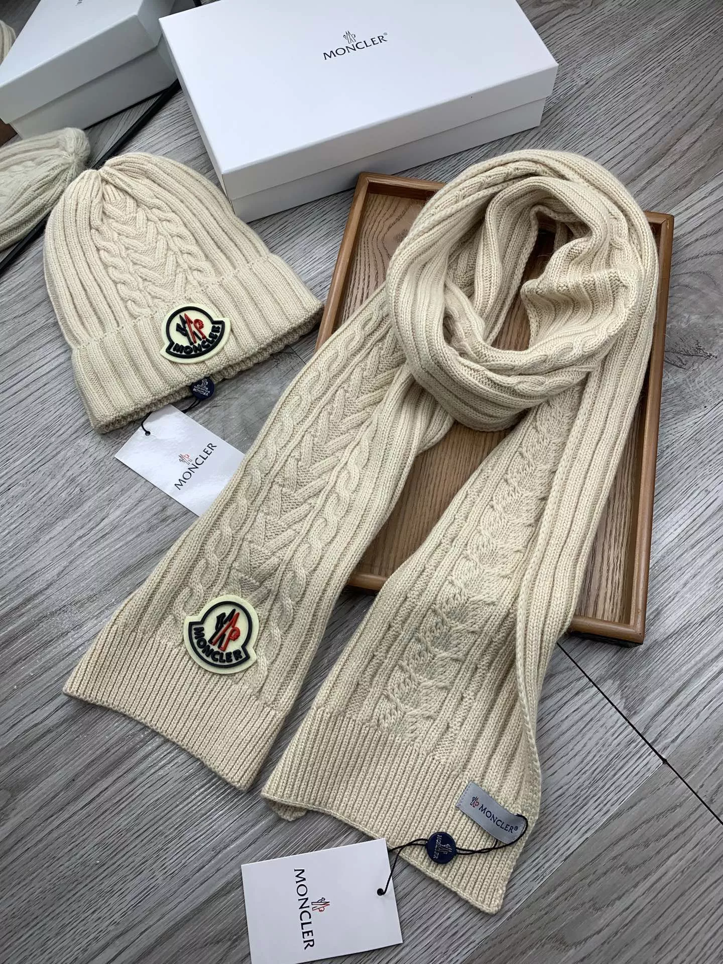 WellDesigned 3298 Moncler Hat and Scarf Set