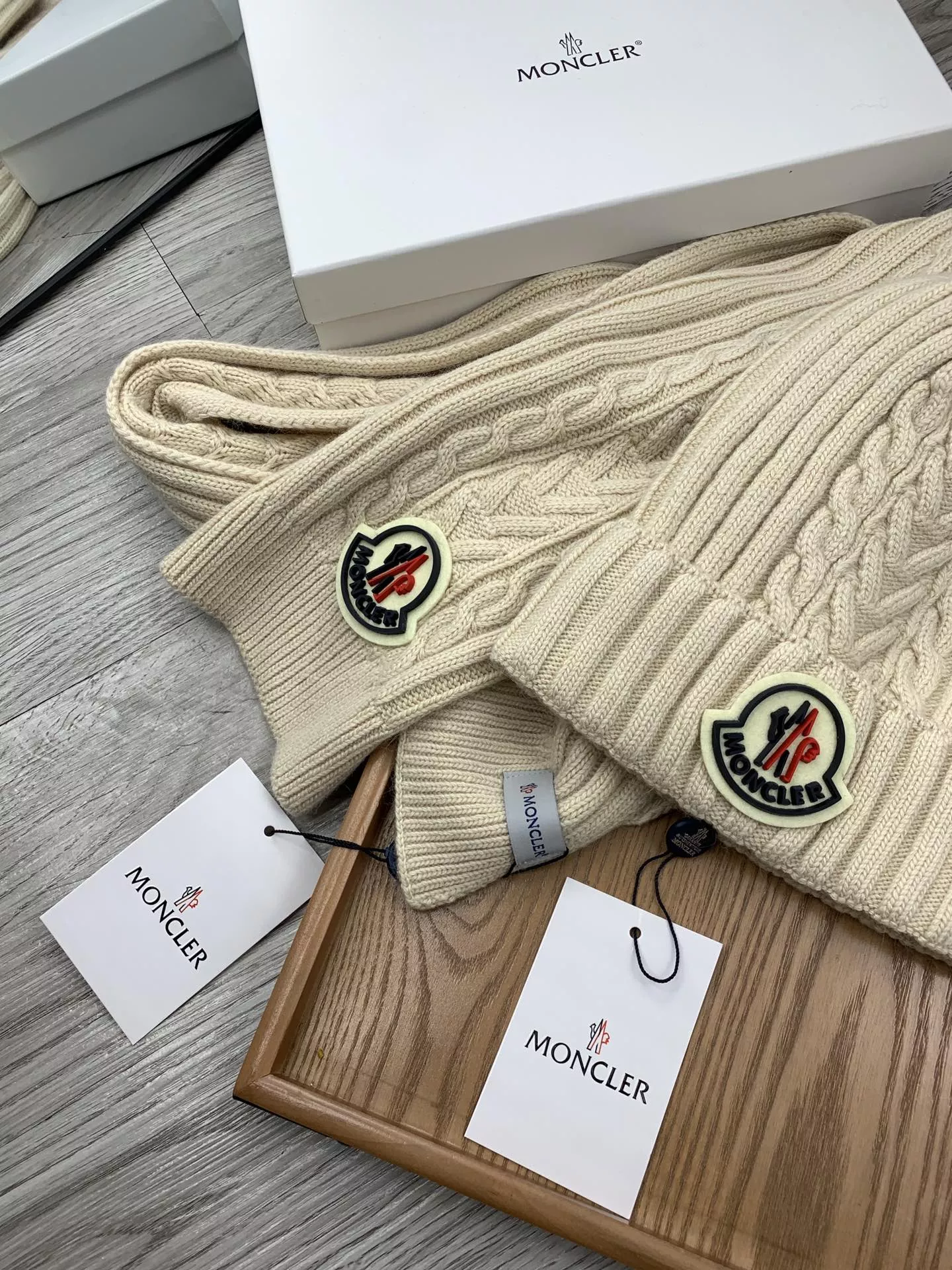 WellDesigned 3298 Moncler Hat and Scarf Set
