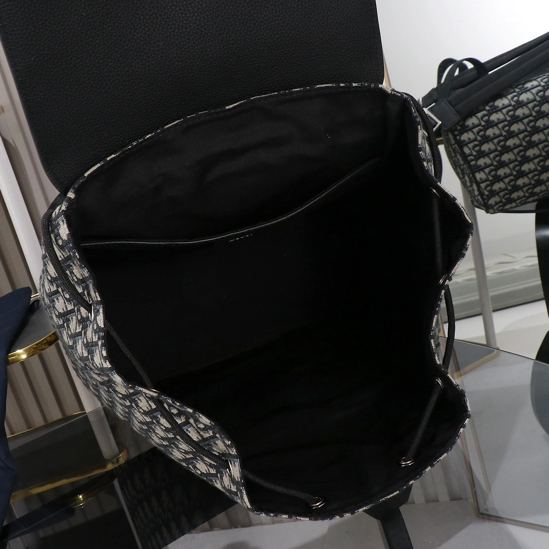 WellDesigned 3302 Christian Dior AAA Man Backpacks