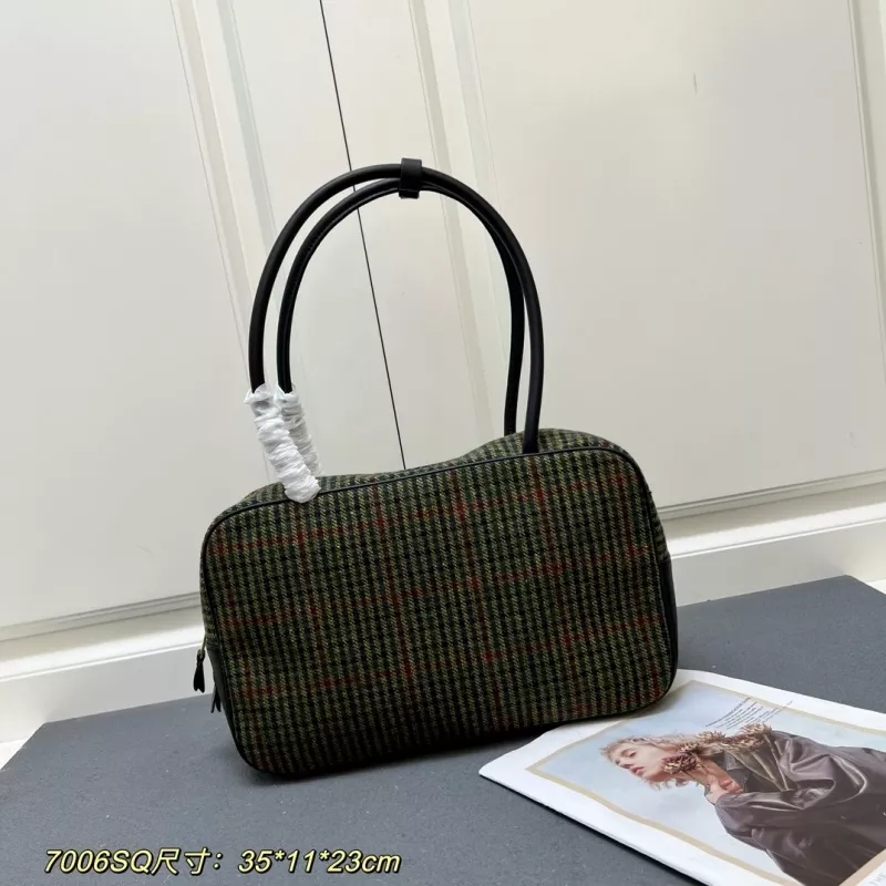 WellDesigned 3381 MIU MIU AAA Quality Handbags For Women