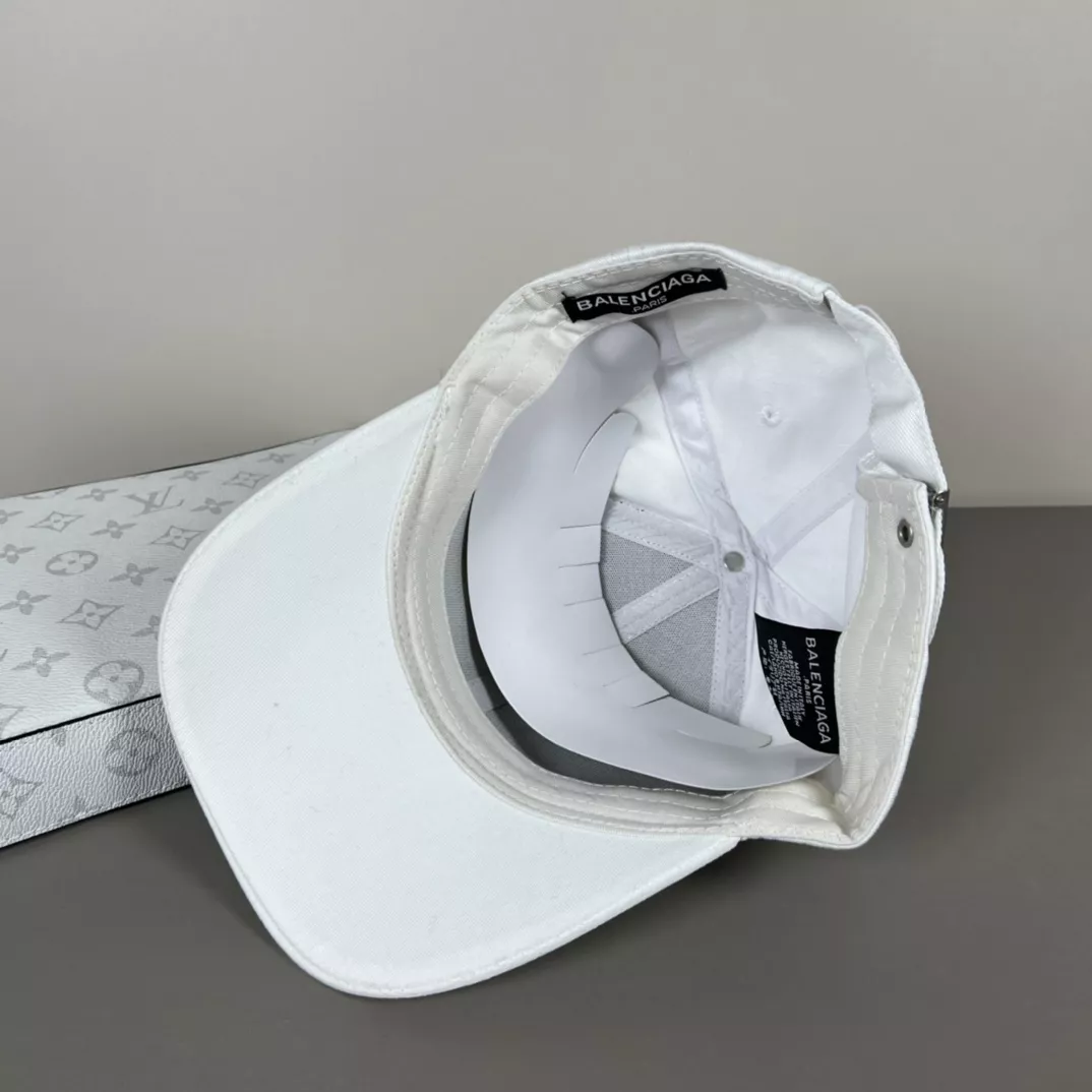 WellDesigned 3401 Balenciaga Caps
