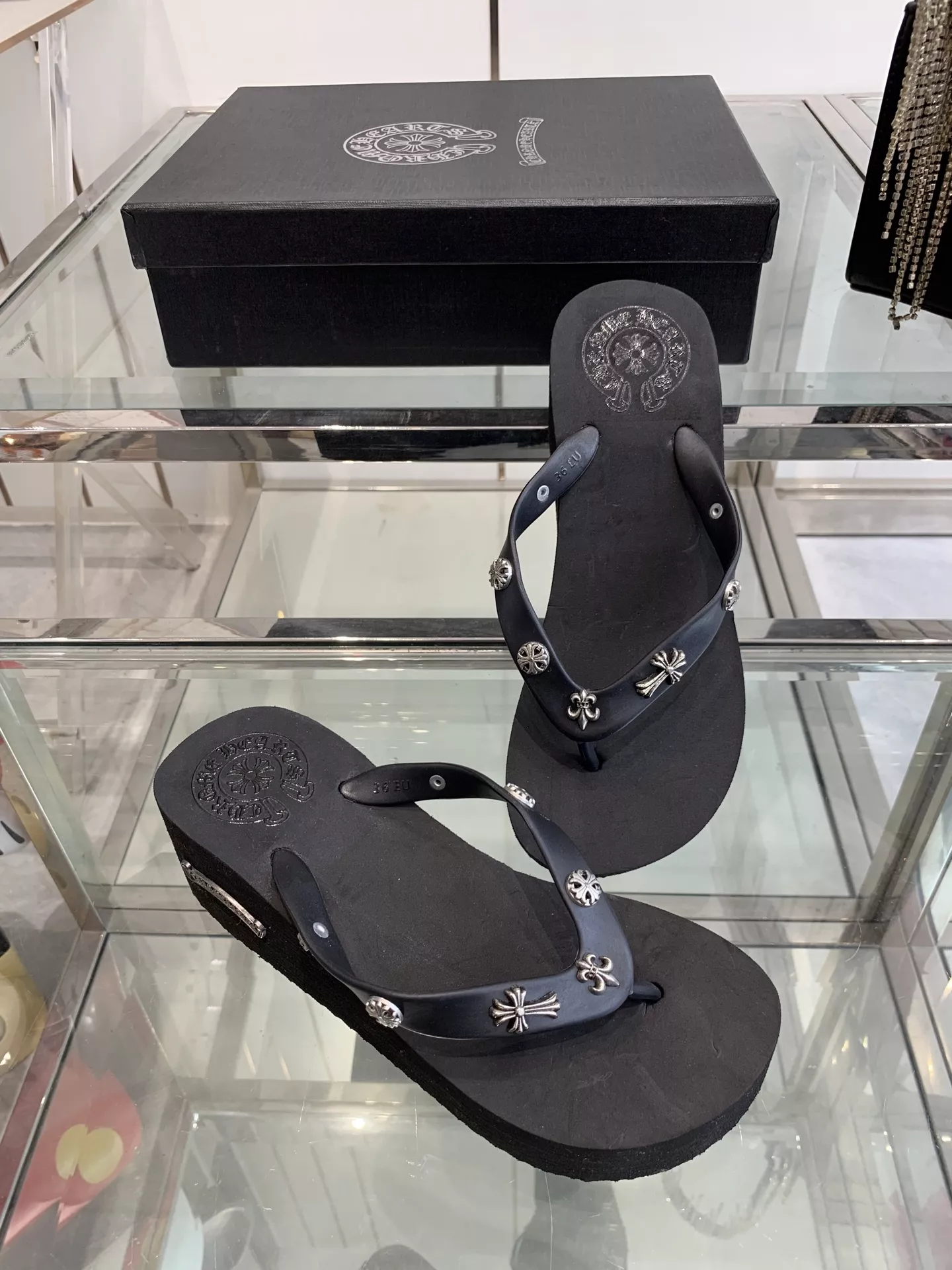 WellDesigned 3434 Chrome Hearts Slippers For Women
