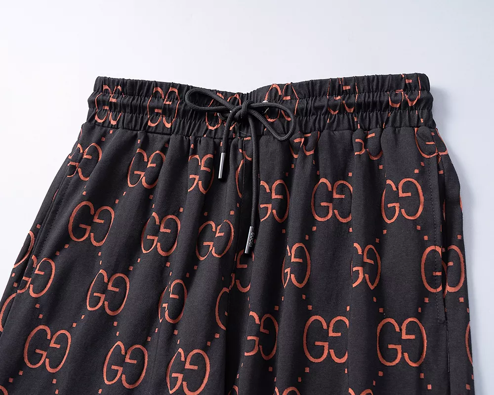 WellDesigned 3543 Gucci Tracksuits Short Sleeved For Men
