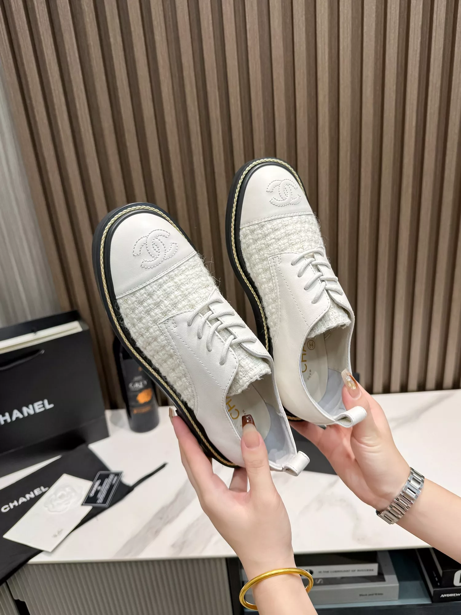 WellDesigned 3597 Chanel Leather Shoes For Women