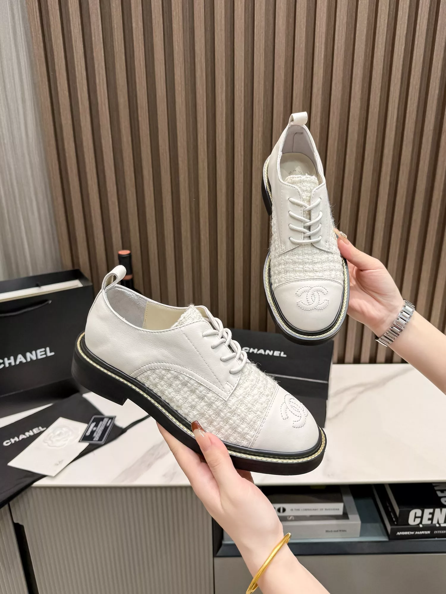 WellDesigned 3597 Chanel Leather Shoes For Women