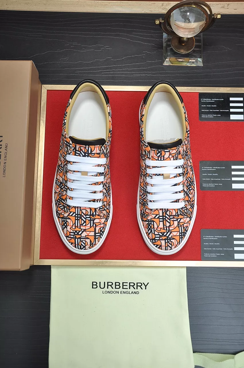 WellDesigned 3640 Burberry Casual Shoes For Men