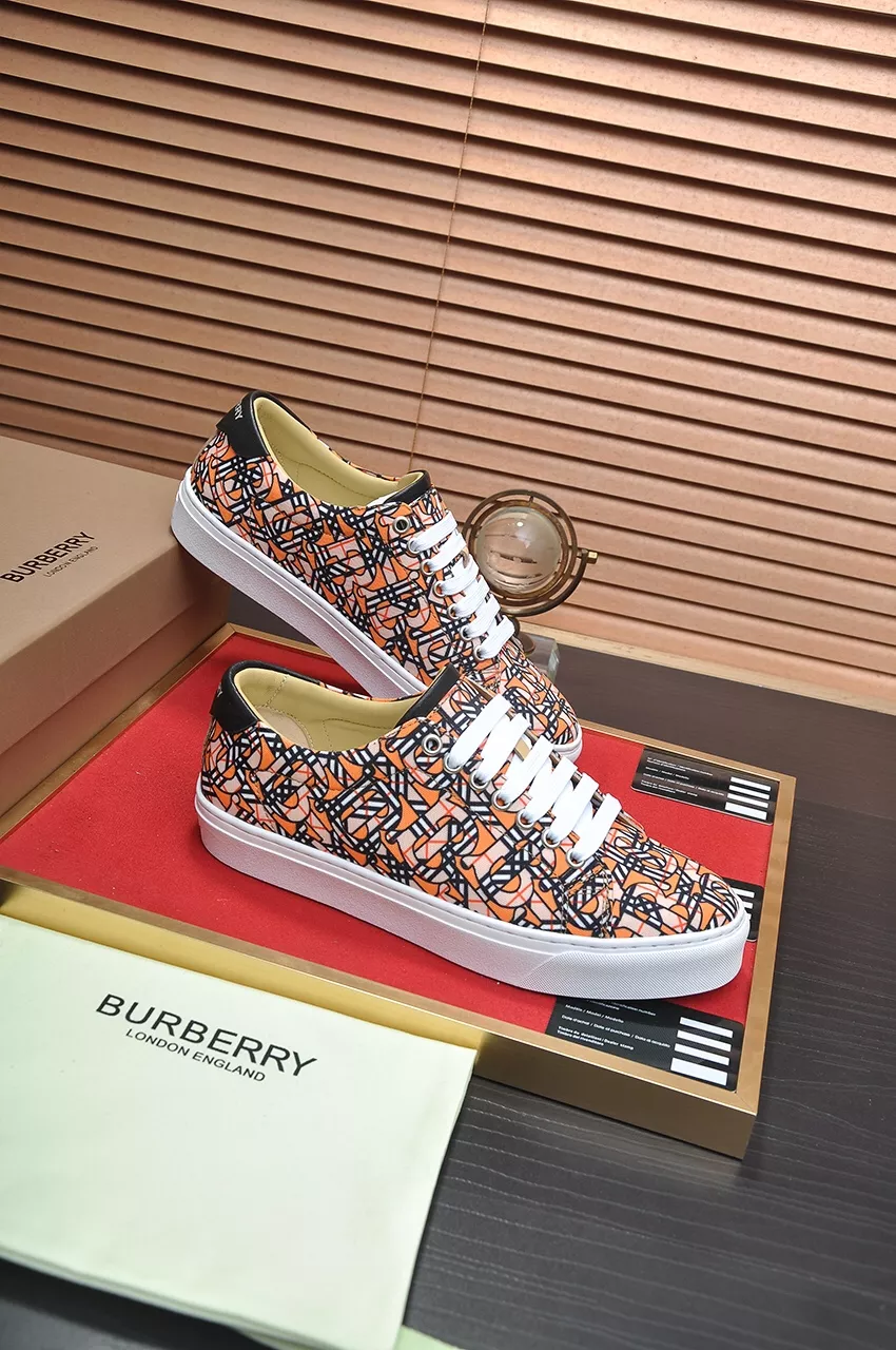 WellDesigned 3640 Burberry Casual Shoes For Men