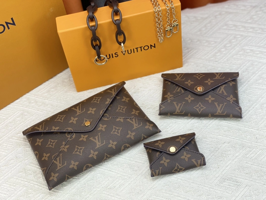 WellDesigned 3642 Louis Vuitton AAA Quality Wallets For Women