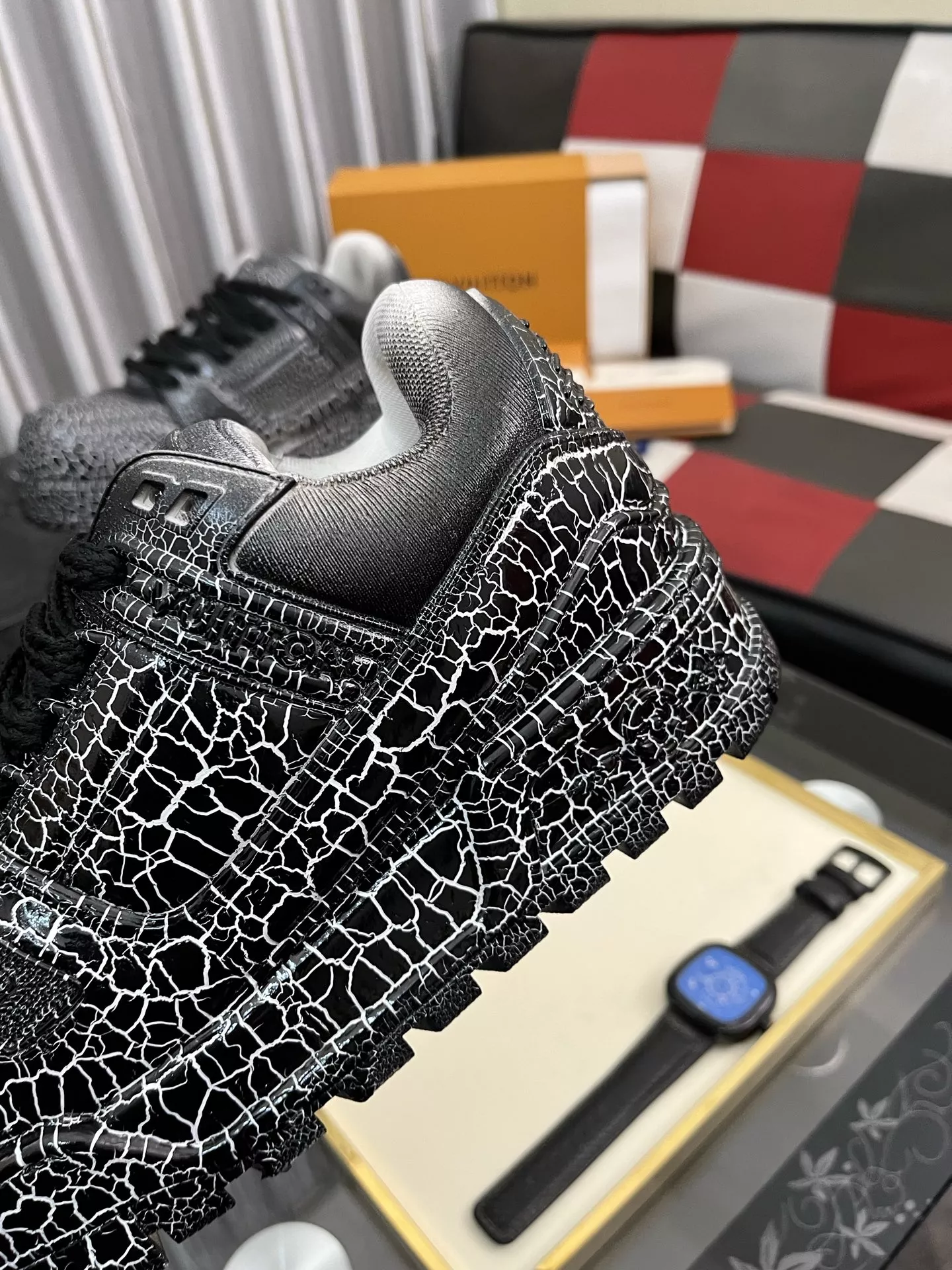 WellDesigned 3664 Louis Vuitton Casual Shoes For Men