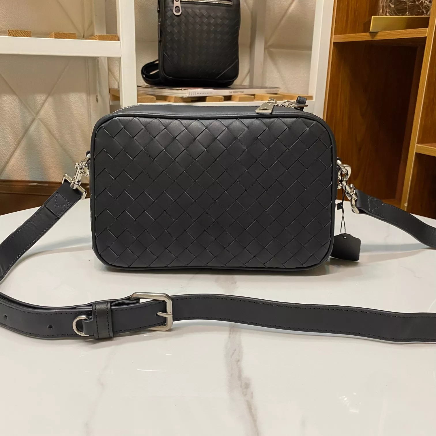 WellDesigned 3686 Bottega Veneta AAA Man Messenger Bags