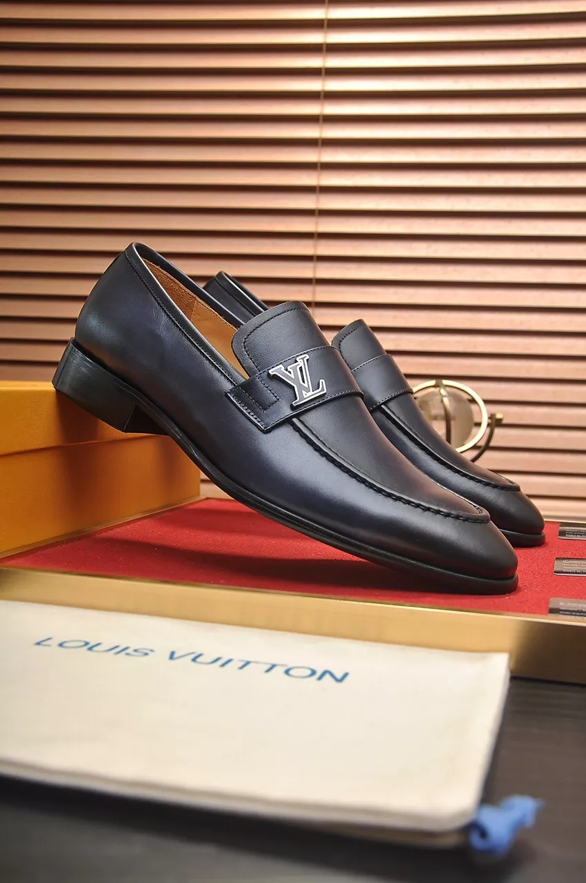 WellDesigned 3729 Louis Vuitton LV Oxfords Shoes For Men