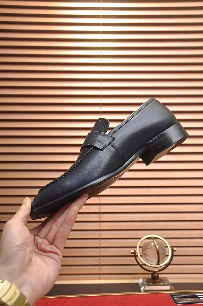 WellDesigned 3729 Louis Vuitton LV Oxfords Shoes For Men