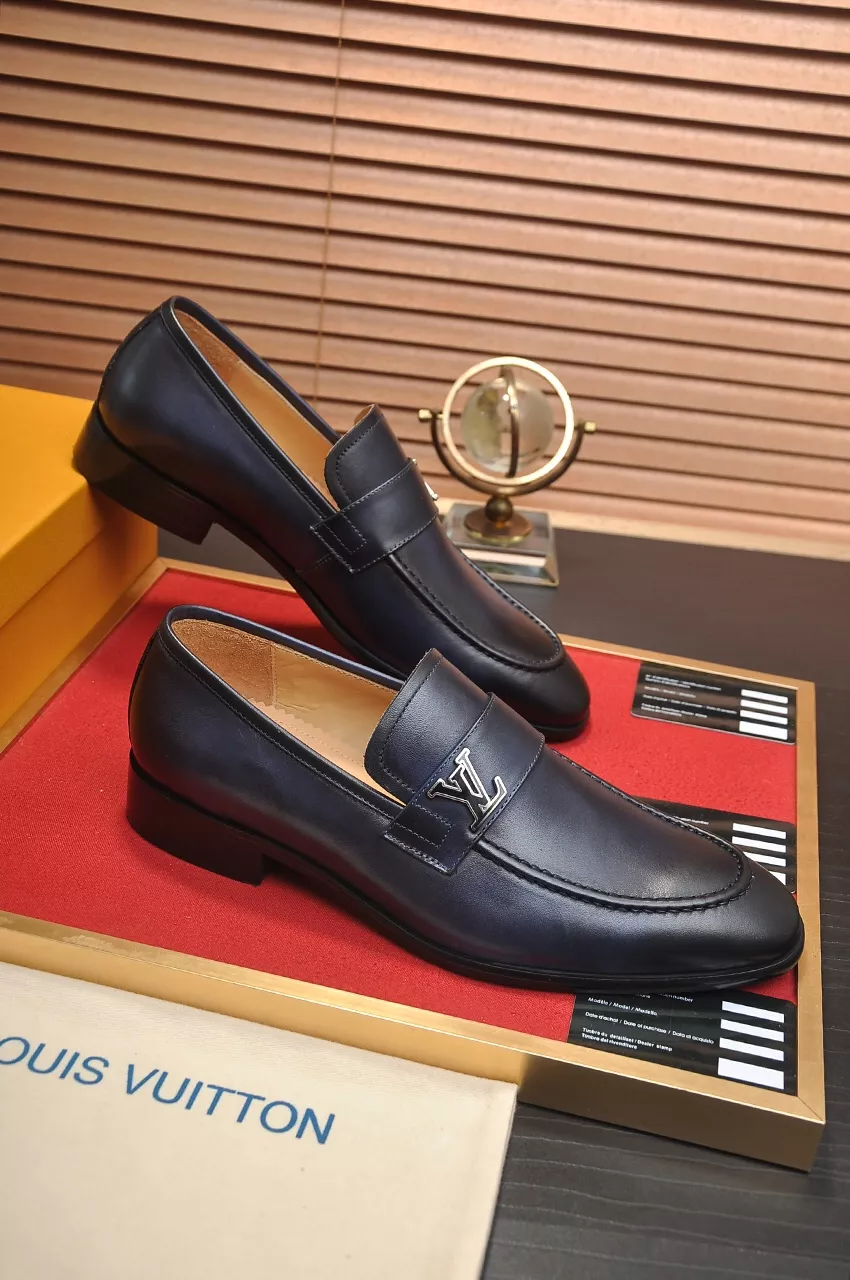 WellDesigned 3729 Louis Vuitton LV Oxfords Shoes For Men