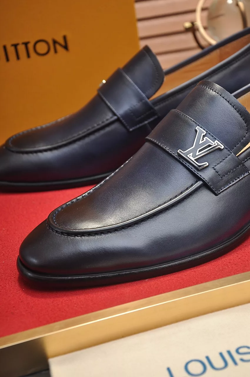 WellDesigned 3729 Louis Vuitton LV Oxfords Shoes For Men
