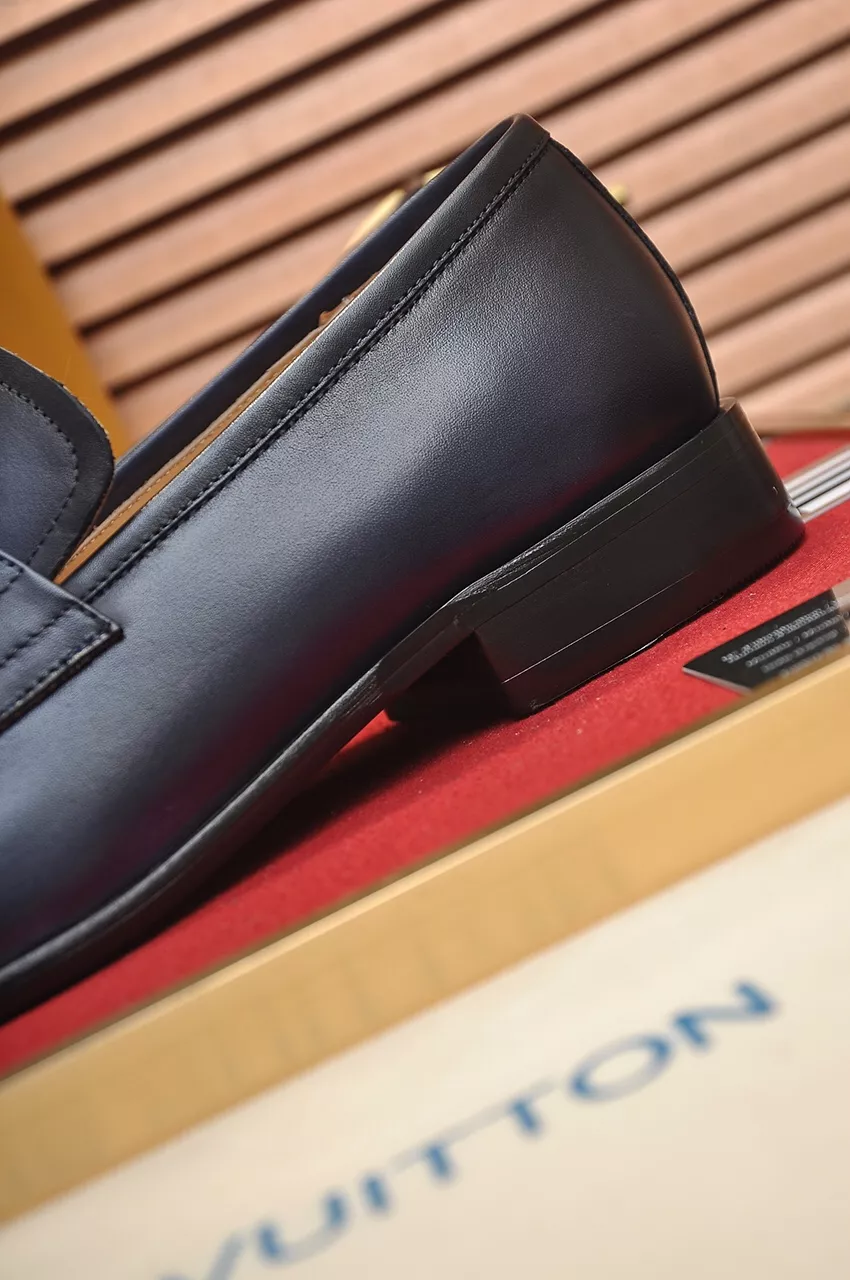 WellDesigned 3729 Louis Vuitton LV Oxfords Shoes For Men