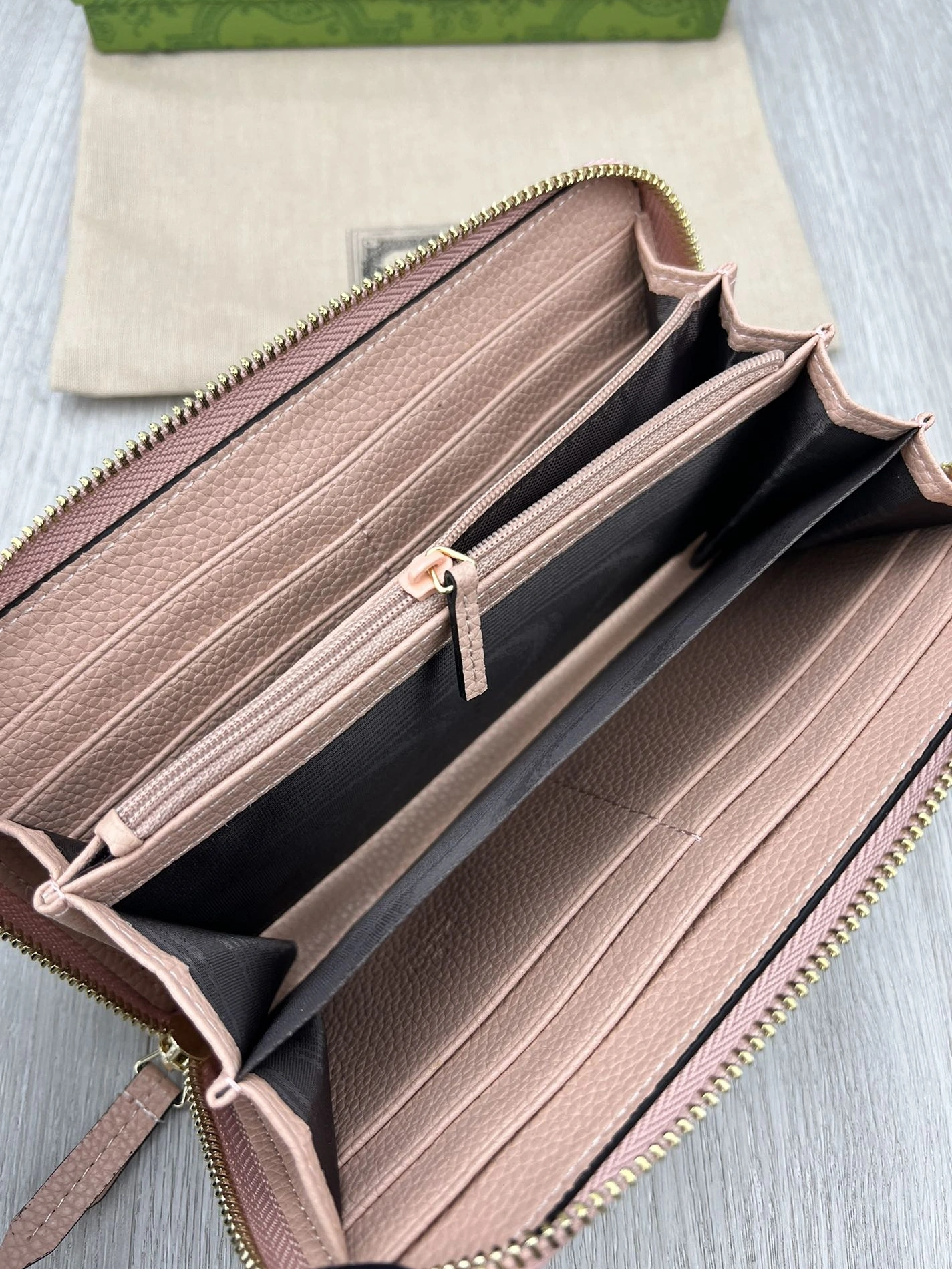 WellDesigned 3986 Gucci Wallets For Women