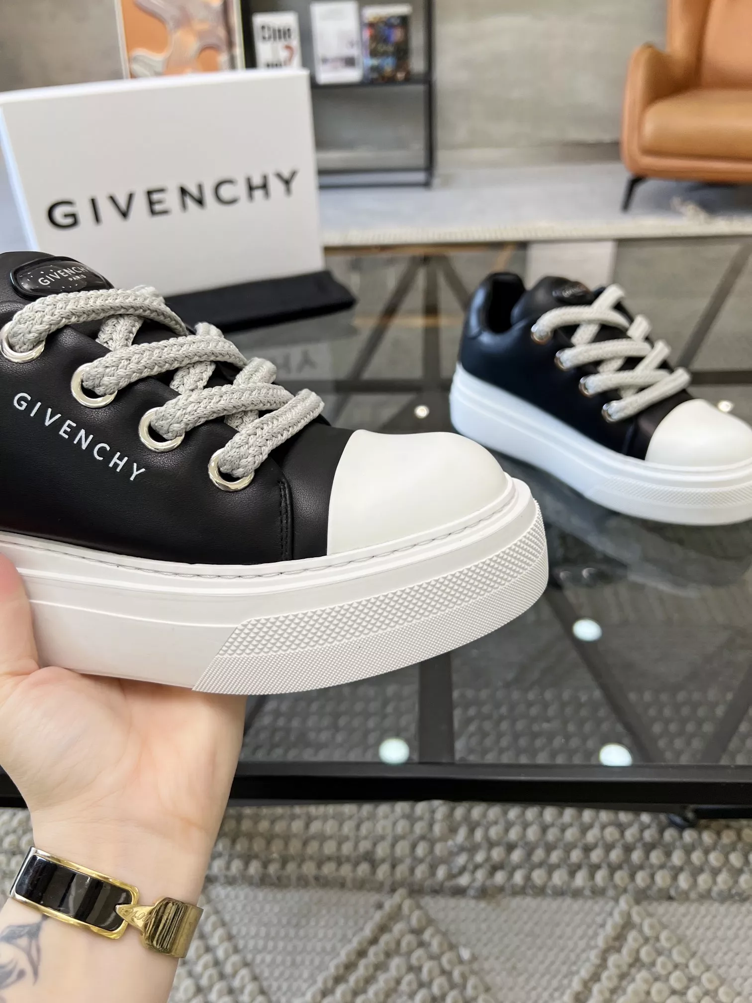 WellDesigned 4143 Givenchy Casual Shoes For Men