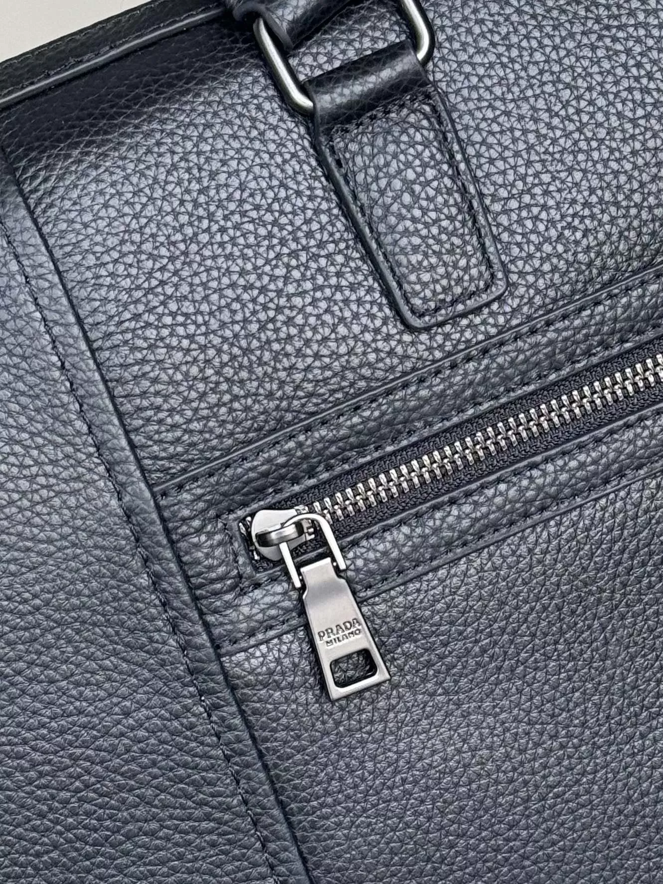 WellDesigned 4197 Prada AAA Man Handbags
