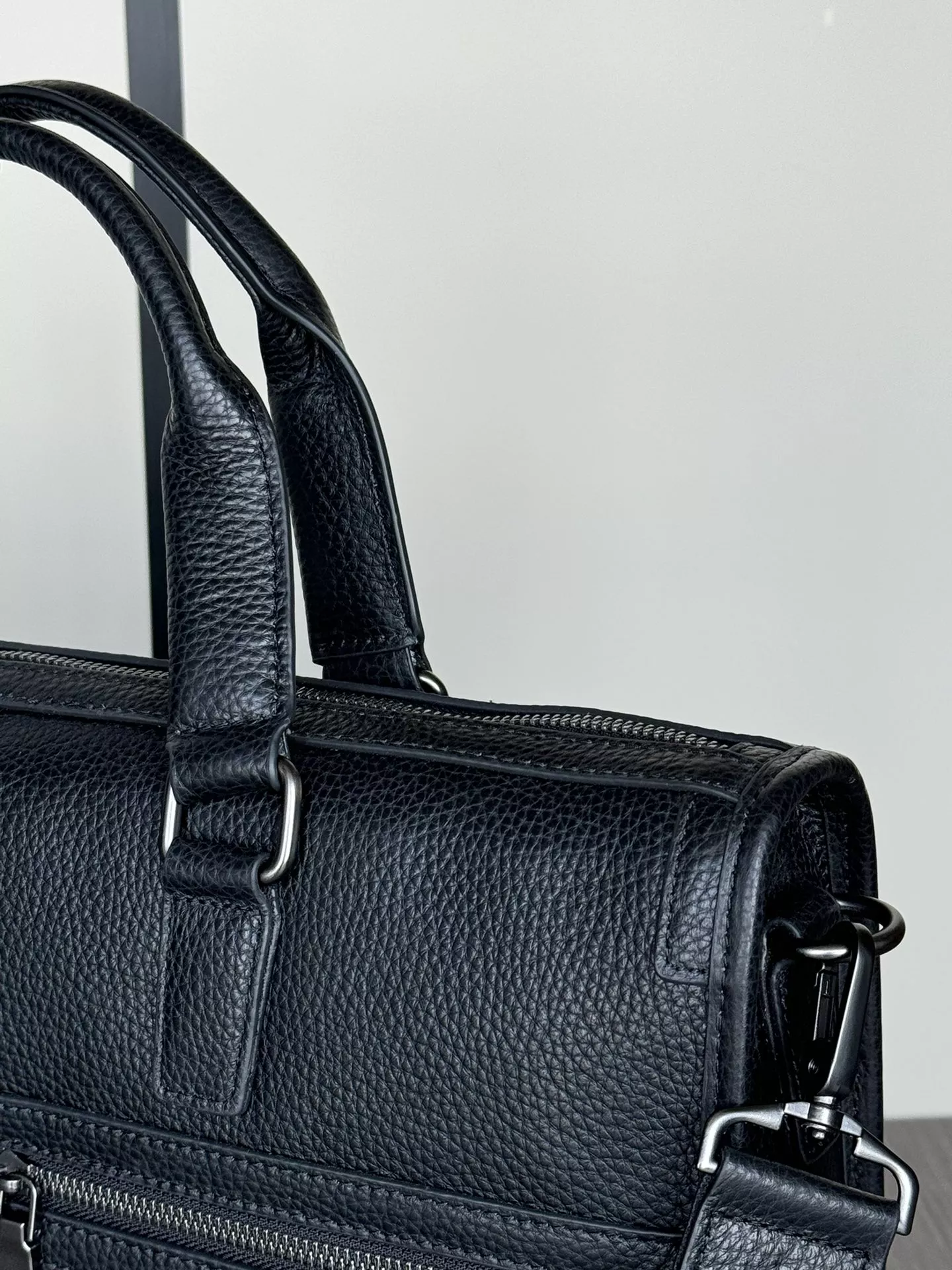 WellDesigned 4197 Prada AAA Man Handbags