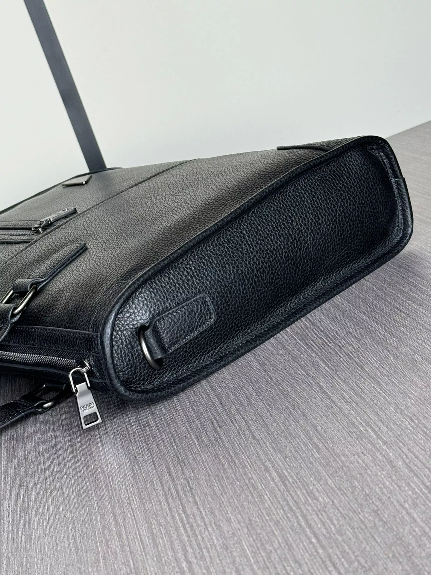WellDesigned 4197 Prada AAA Man Handbags