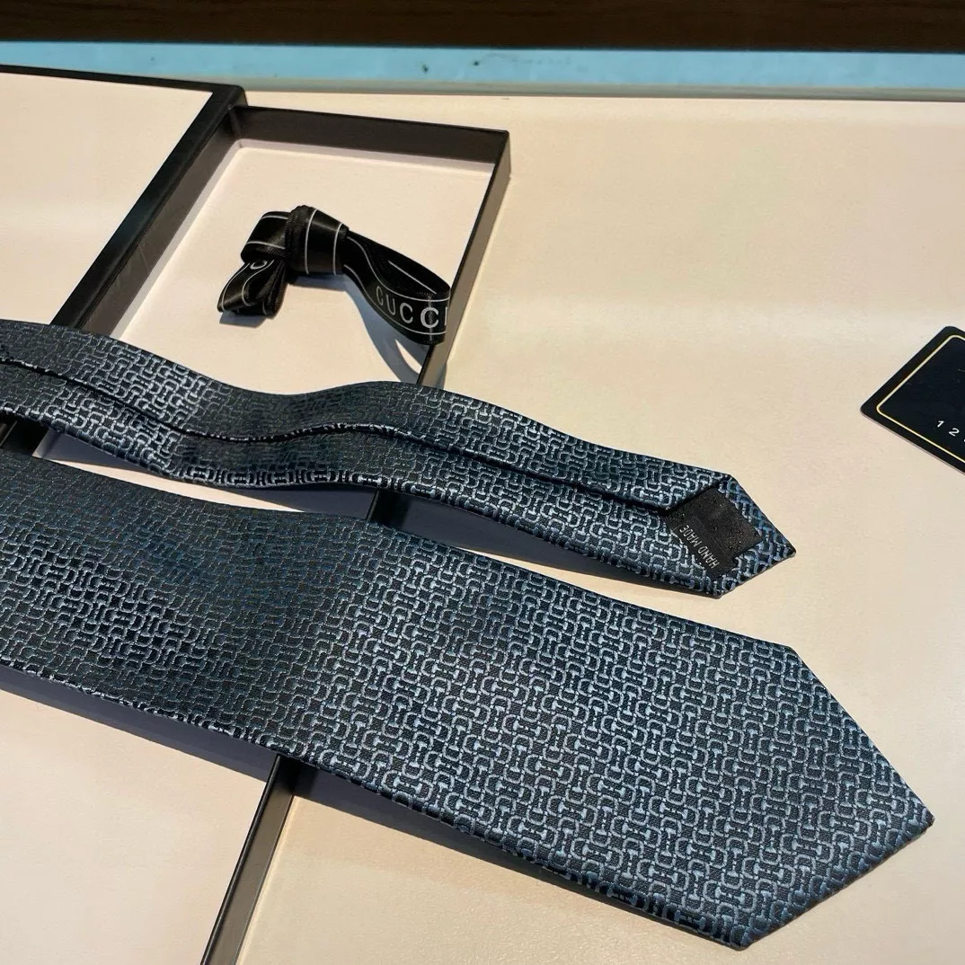 WellDesigned 423 Gucci Necktie
