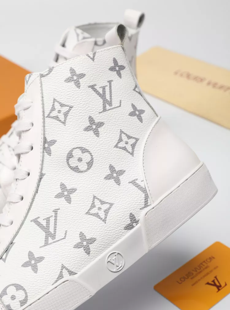 WellDesigned 4280 Louis Vuitton High Tops Shoes For Men