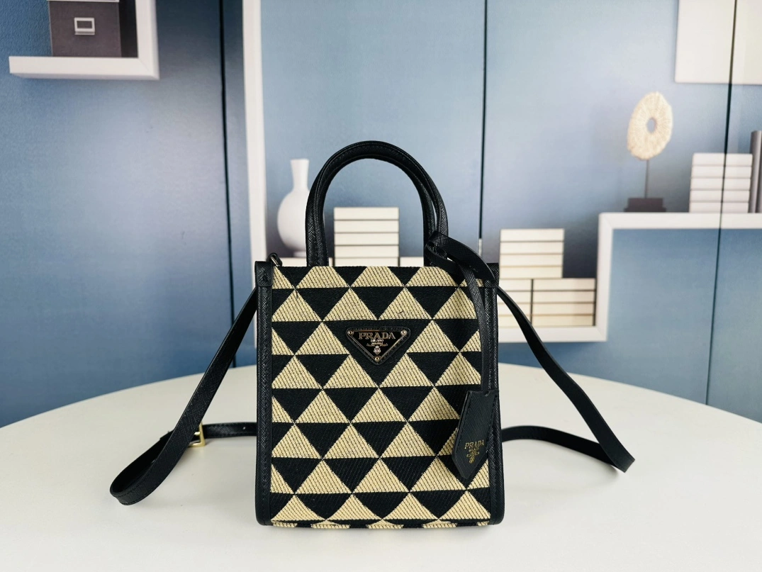WellDesigned 4308 Prada AAA Quality Handbags For Women