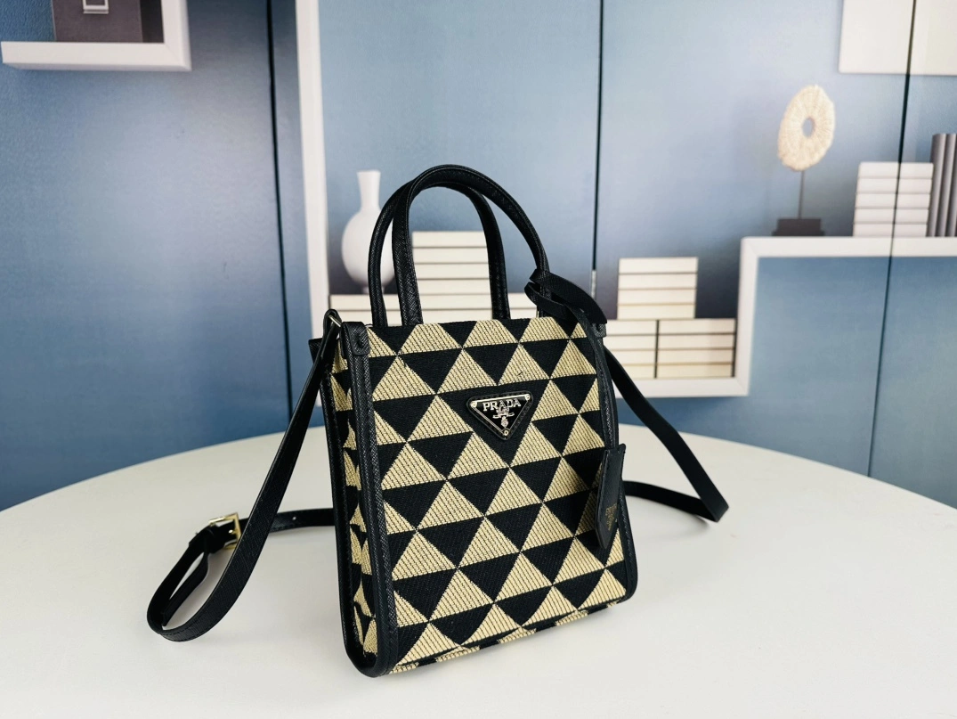 WellDesigned 4308 Prada AAA Quality Handbags For Women