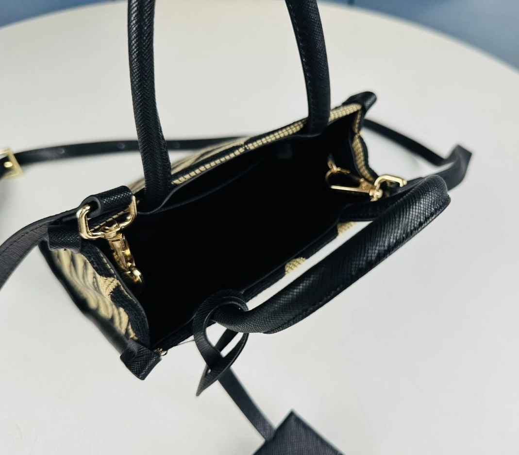 WellDesigned 4308 Prada AAA Quality Handbags For Women