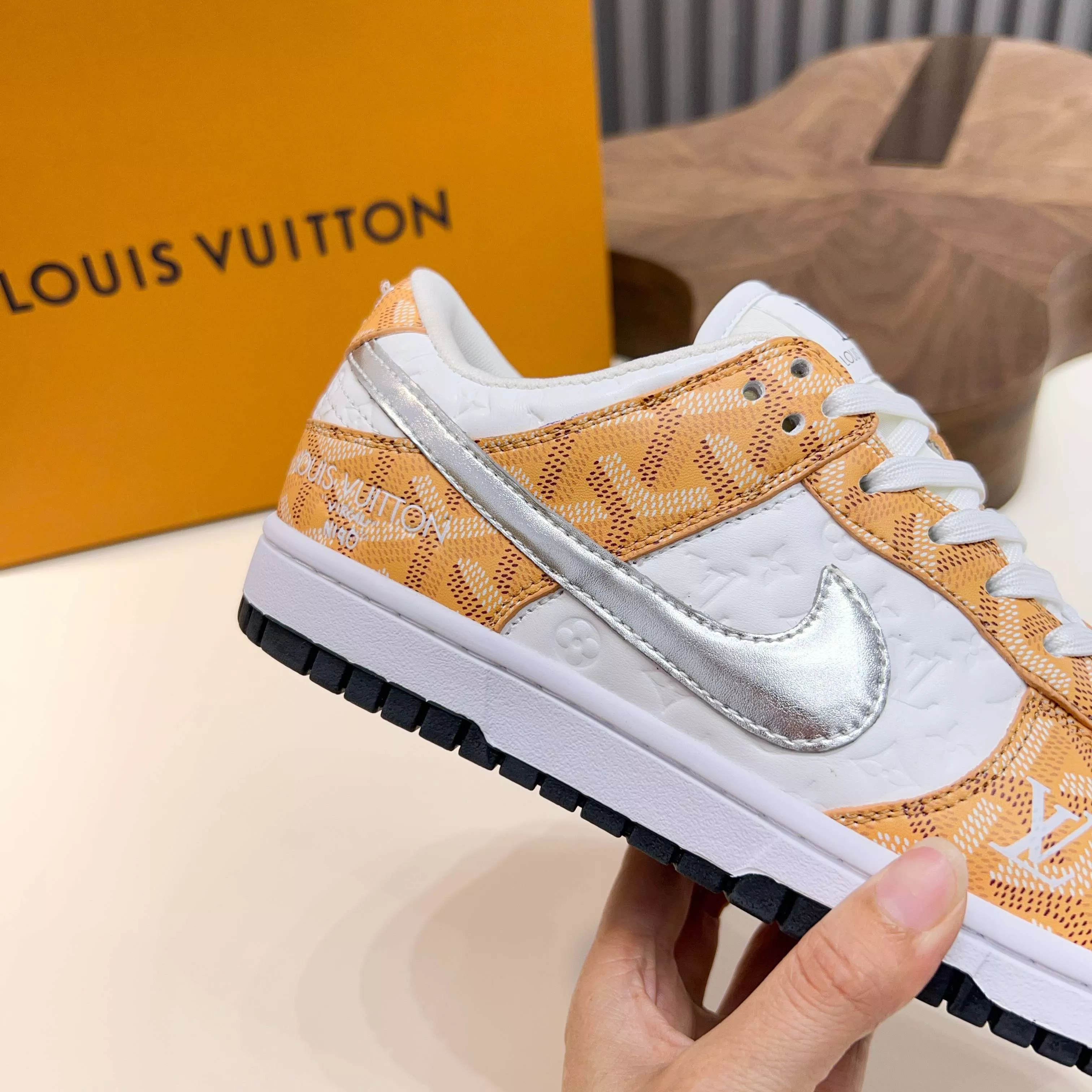 WellDesigned 4456 Louis Vuitton Casual Shoes For Men