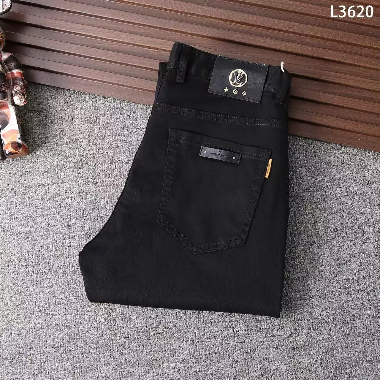 WellDesigned 4498 Louis Vuitton LV Jeans For Men