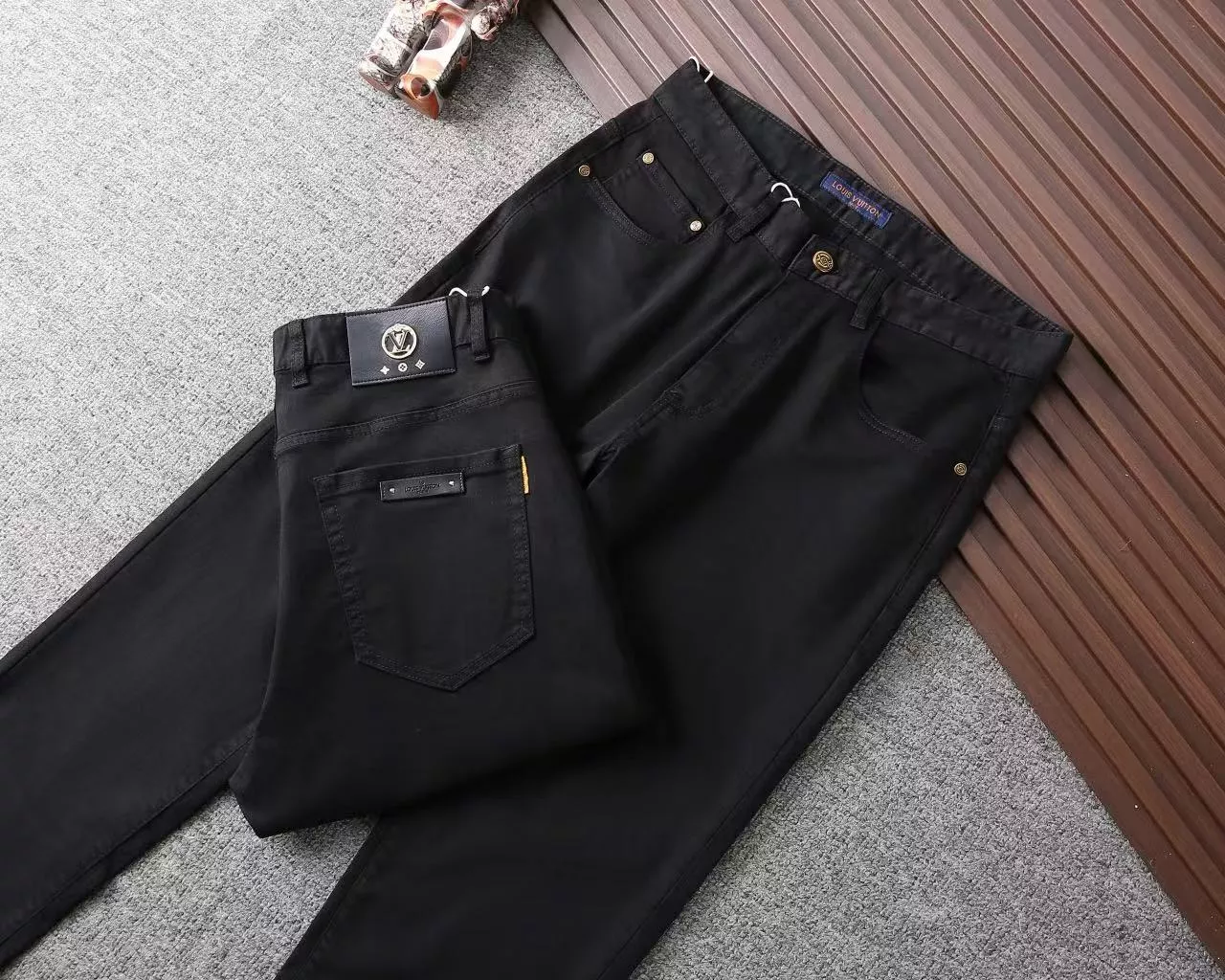WellDesigned 4498 Louis Vuitton LV Jeans For Men