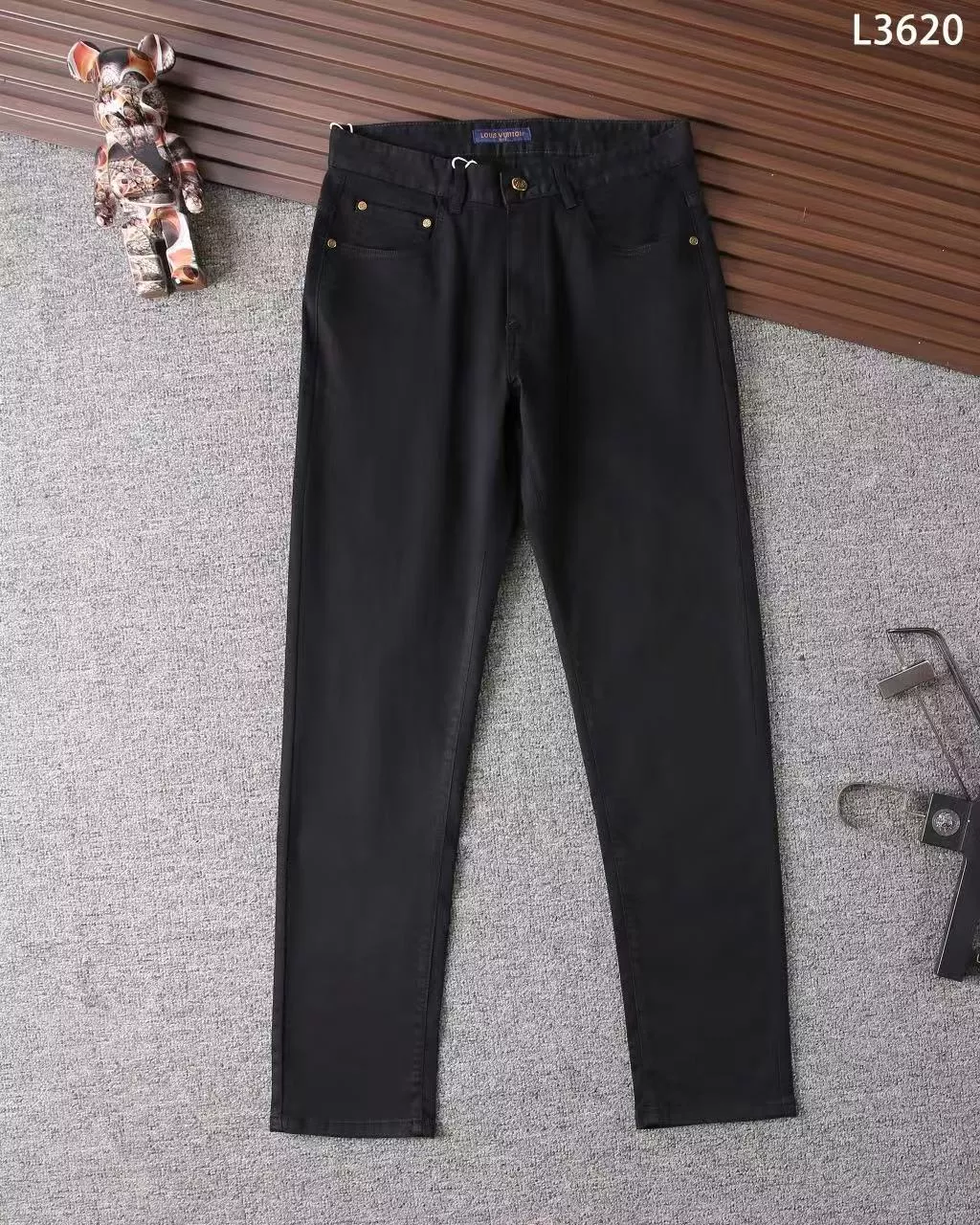 WellDesigned 4498 Louis Vuitton LV Jeans For Men