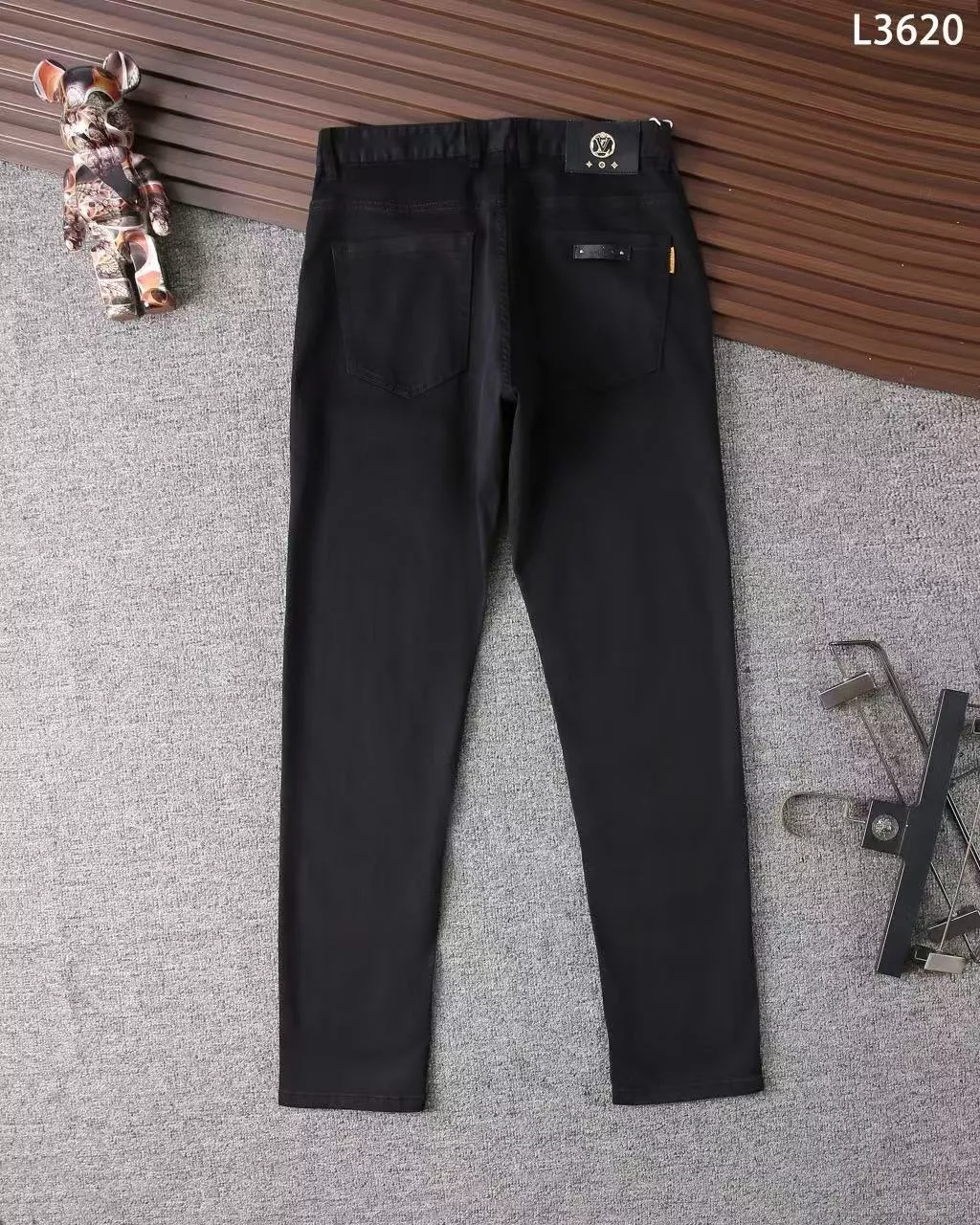 WellDesigned 4498 Louis Vuitton LV Jeans For Men