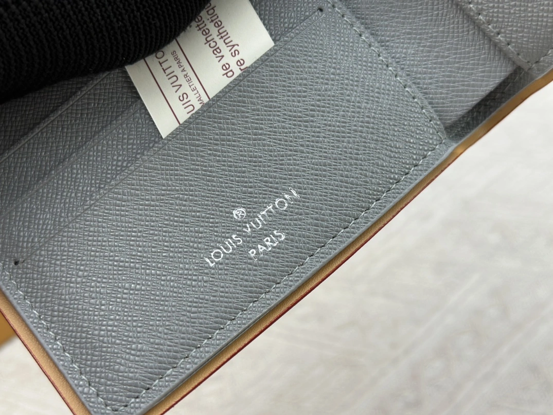 WellDesigned 4501 Louis Vuitton LV Wallets