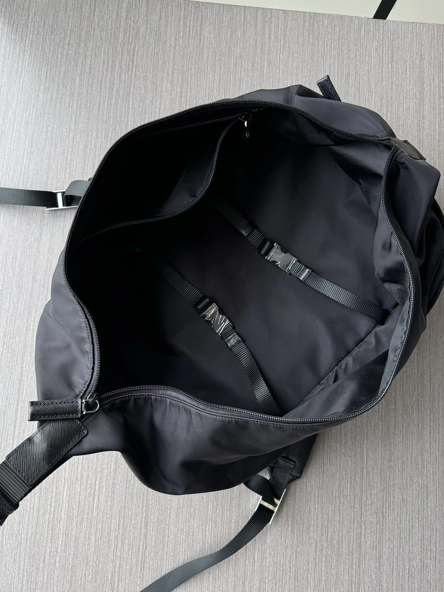 WellDesigned 4571 Prada AAA Man Backpacks